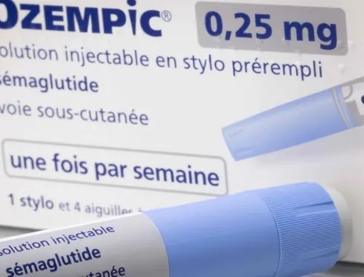 Surgeons raise concerns that people using jabs are unaware of risks of redundant skin
